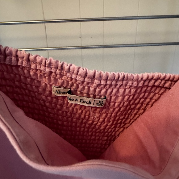 Abercrombie & Fitch Light Pink Smocked Top - Picture 2 of 3